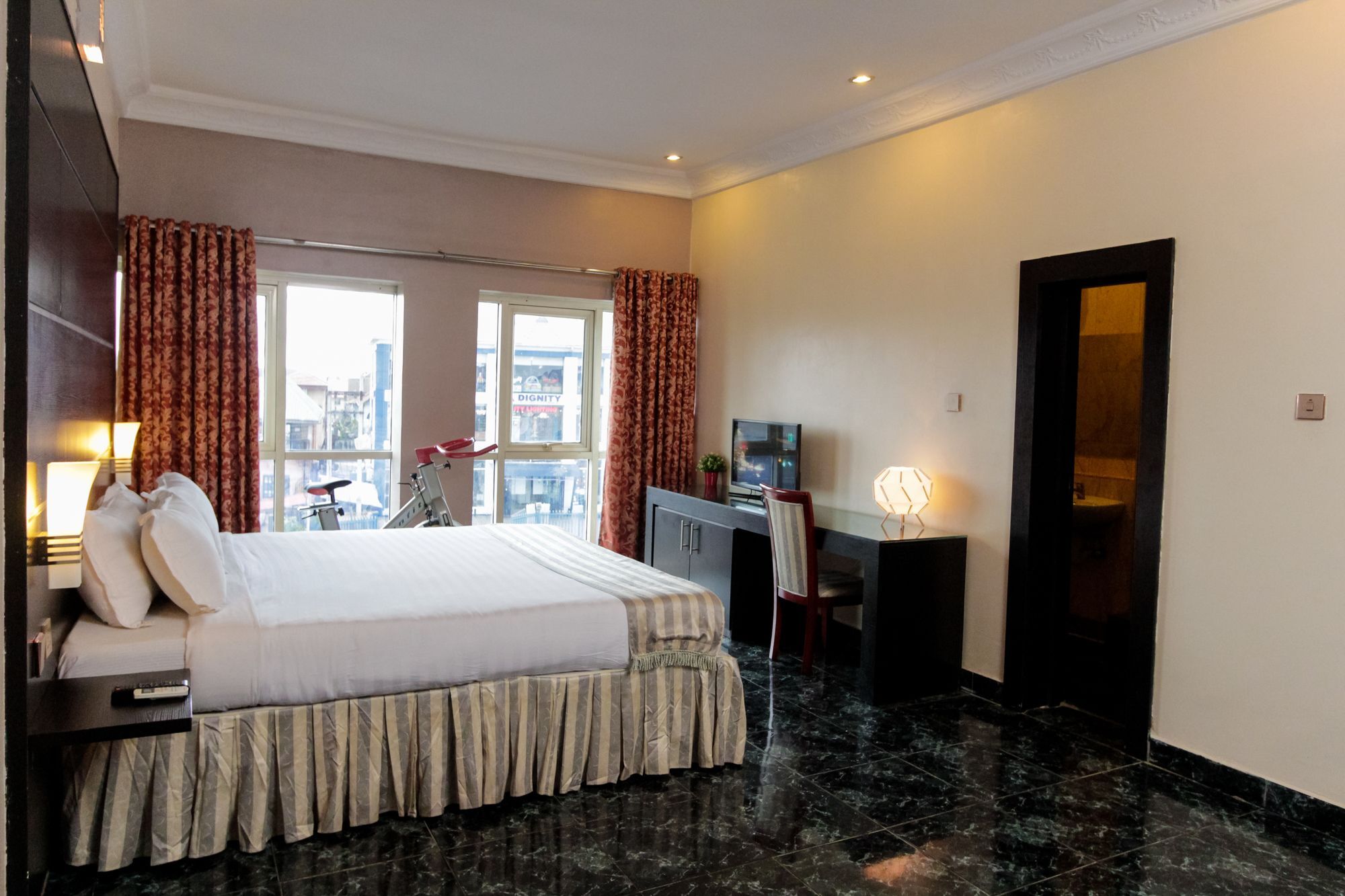 Sunfit - Fitness, Spa, Accommodation Aliayabiagba Ngoại thất bức ảnh